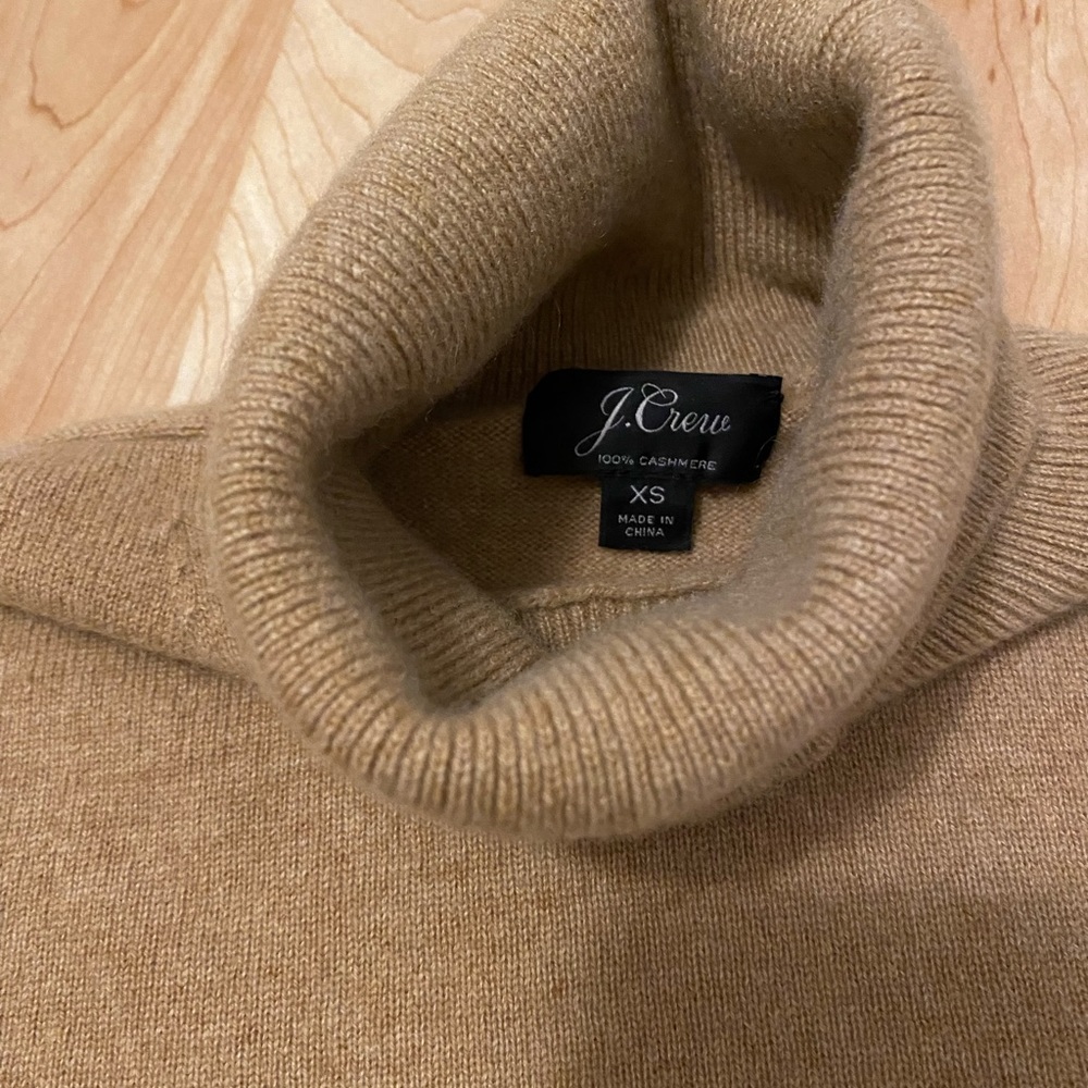 J.CREW Everyday Cashmere Turtleneck Sweater - Picture 4 of 6